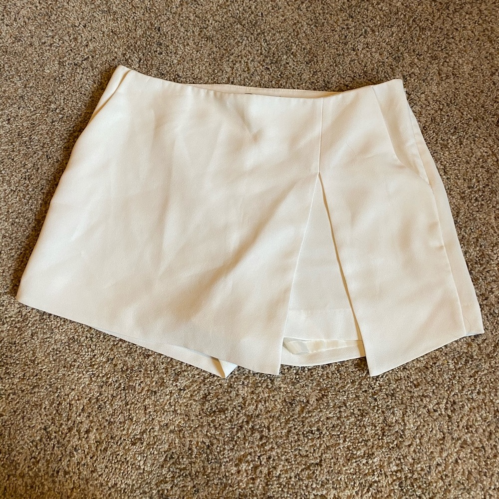 White skort